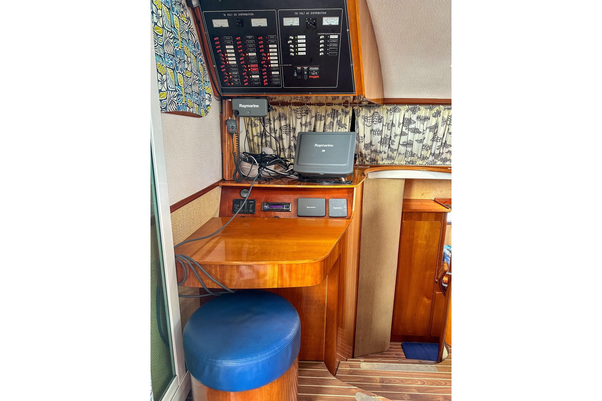 2001 Privilege 435