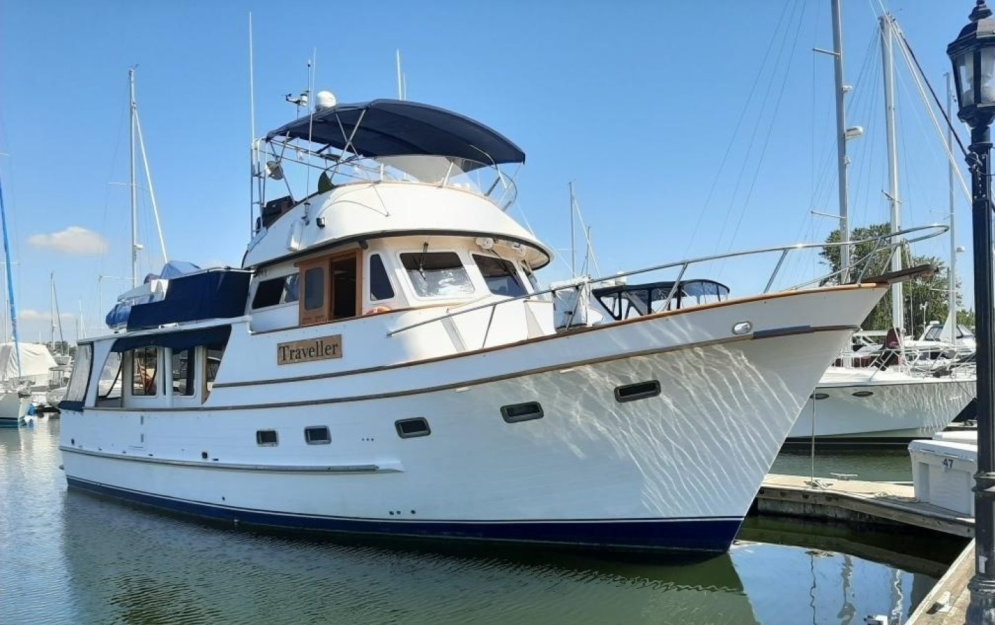 M/Y Traveller Power Defever 49